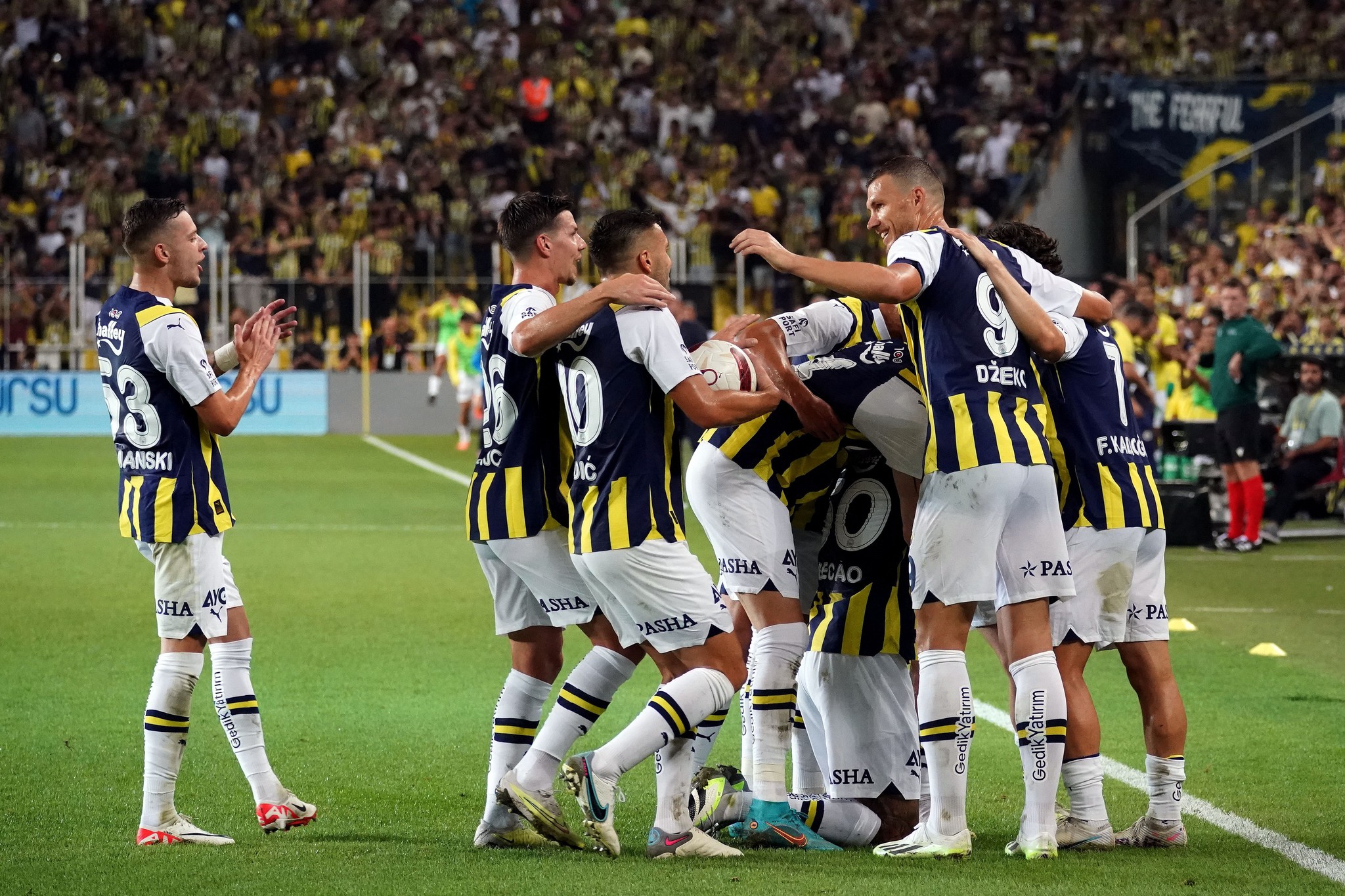 Fenerbahçe mi, Galatasaray mı? Süper Lig şampiyonunu açıkladılar