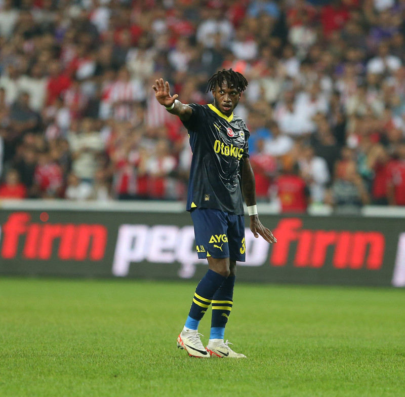 FENERBAHÇE HABERLERİ: Szymanski’nin düşüşünün nedeni belli oldu! Dikkat çeken detay...