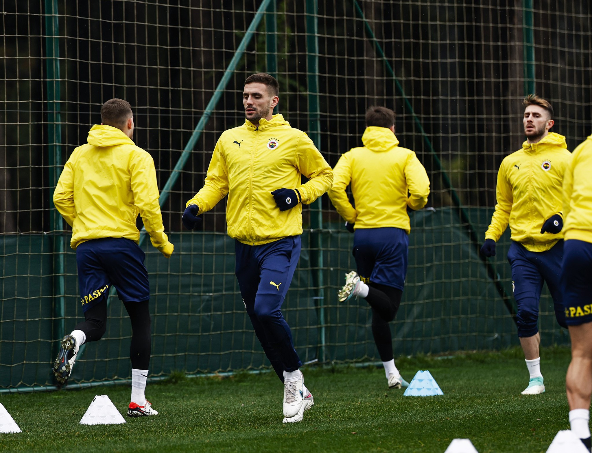 İsmail Kartal’dan sürpriz karar! İşte Fenerbahçe’nin Çaykur Rizespor maçı muhtemel 11’i