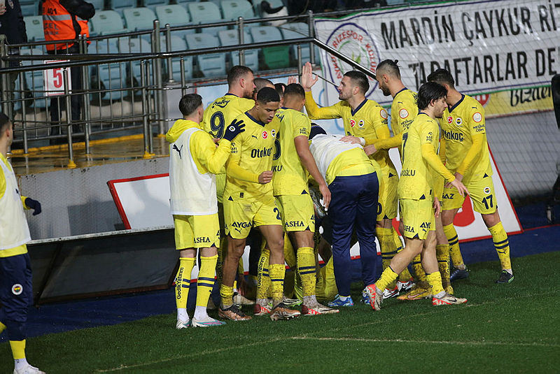 Fenerbahçe’den sürpriz transfer hamlesi! Çaykur Rizespor maçı sonrası listeyi iletti