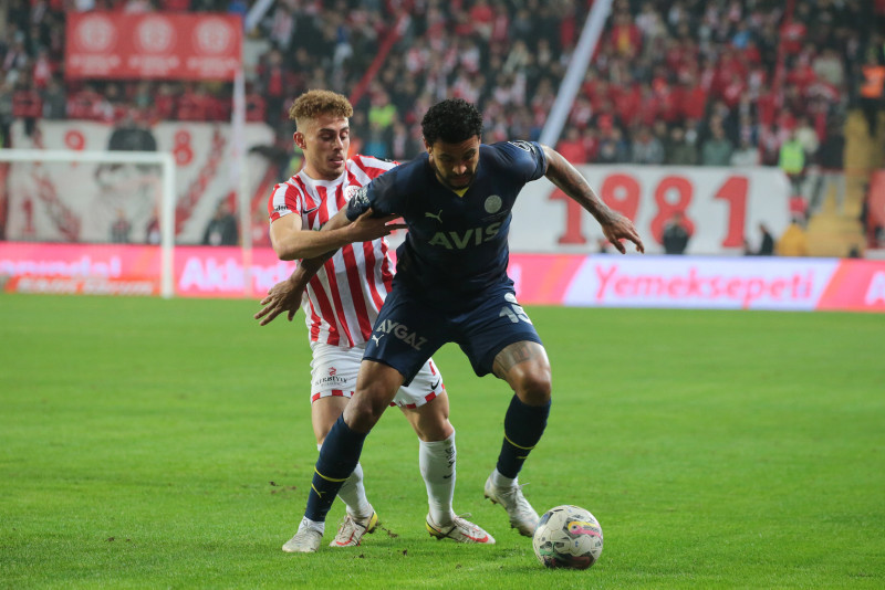 Fenerbahçe’den sürpriz transfer hamlesi! Çaykur Rizespor maçı sonrası listeyi iletti