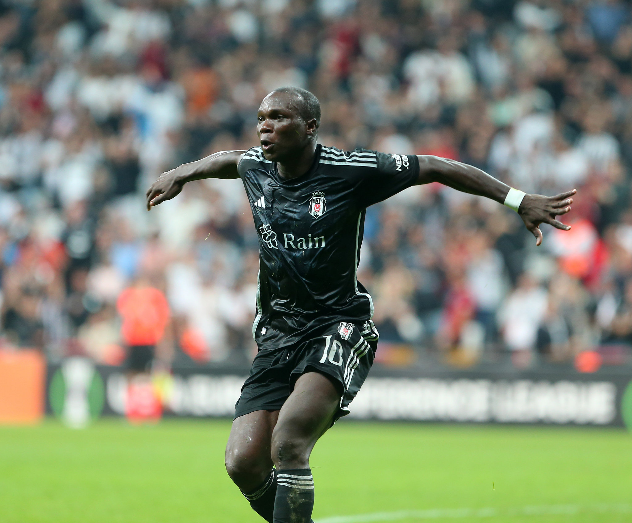 Beşiktaş’ta Vincent Aboubakar gelişmesi! Kötü haberi Fernando Santos’a verdi