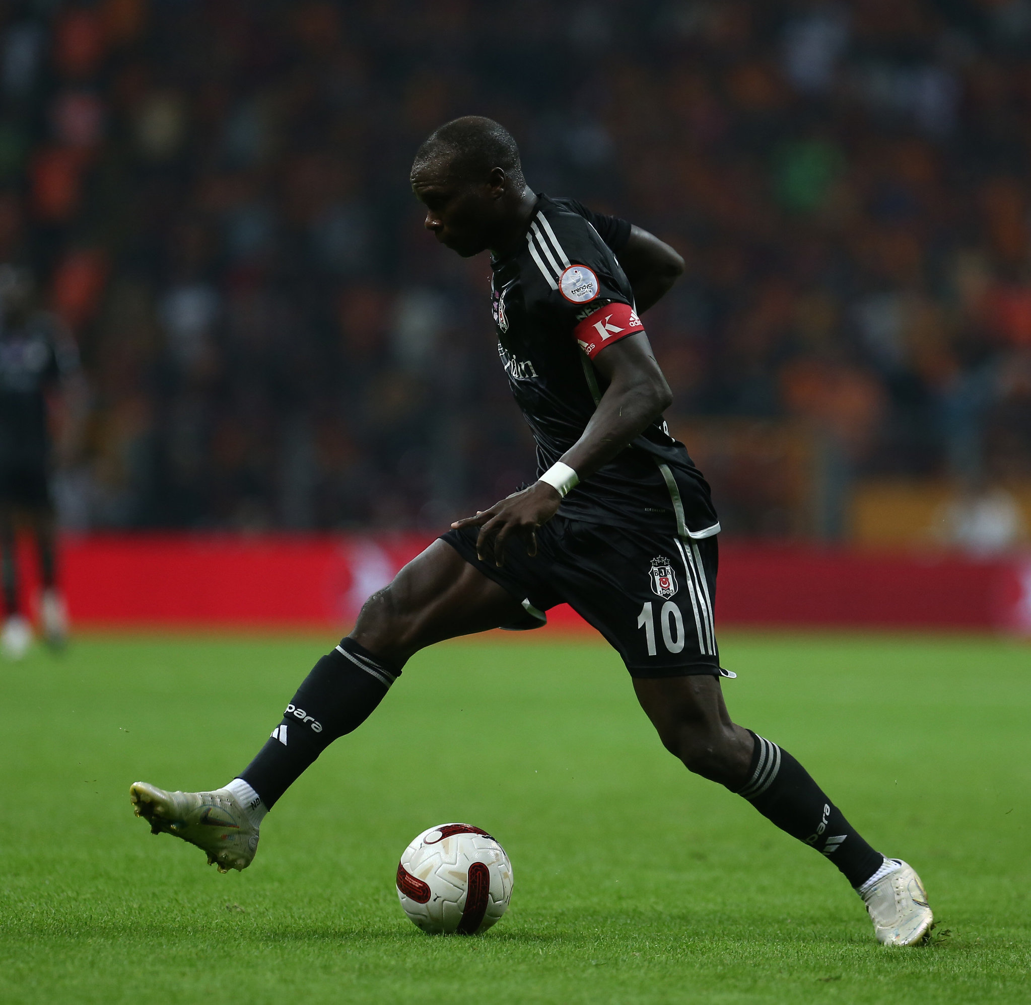 Beşiktaş’ta Vincent Aboubakar gelişmesi! Kötü haberi Fernando Santos’a verdi