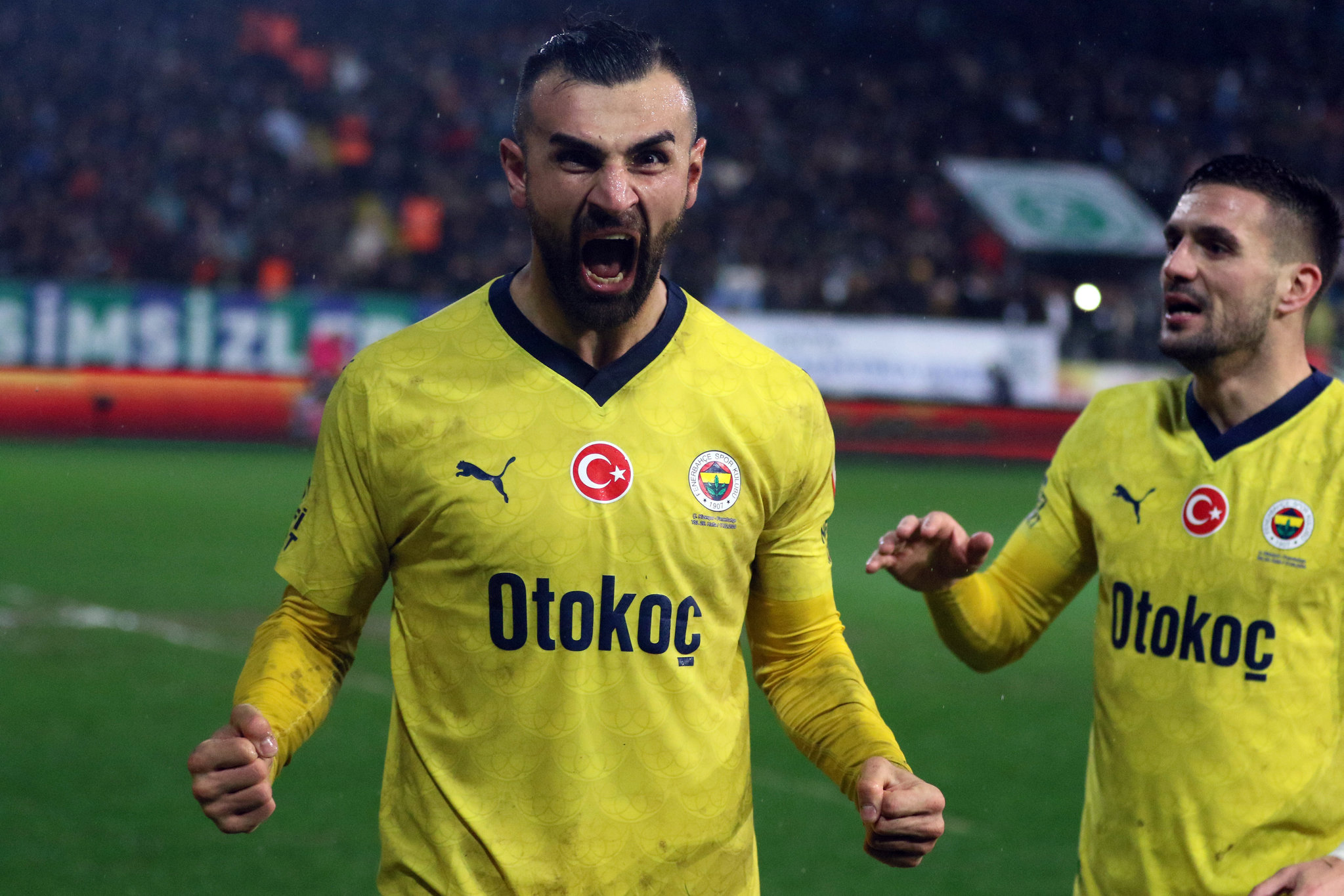 Yeni transfer yarışı! Fenerbahçe ve Galatasaray o isim için karşı karşıya
