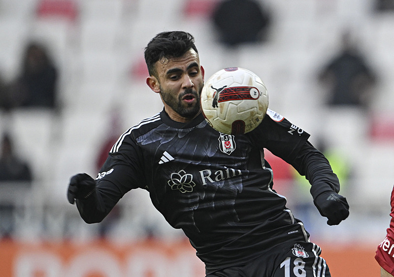 TRANSFER HABERİ: Rachid Ghezzal takımdan ayrılacak mı? Son söz Santos’ta