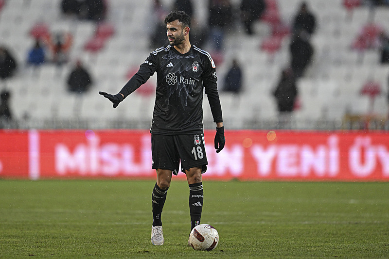 TRANSFER HABERİ: Rachid Ghezzal takımdan ayrılacak mı? Son söz Santos’ta