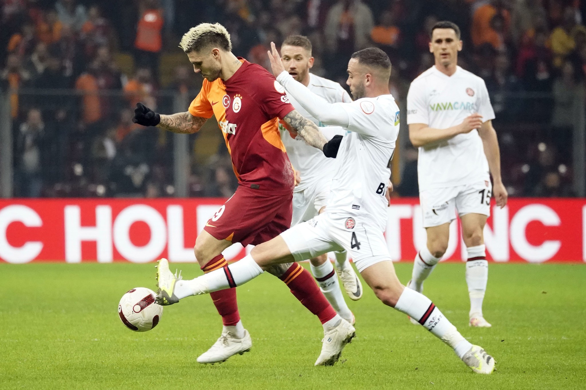 Okan Buruk’tan radikal karar! İşte Galatasaray’ın VavaCars Fatih Karagümrük maçı 11’i