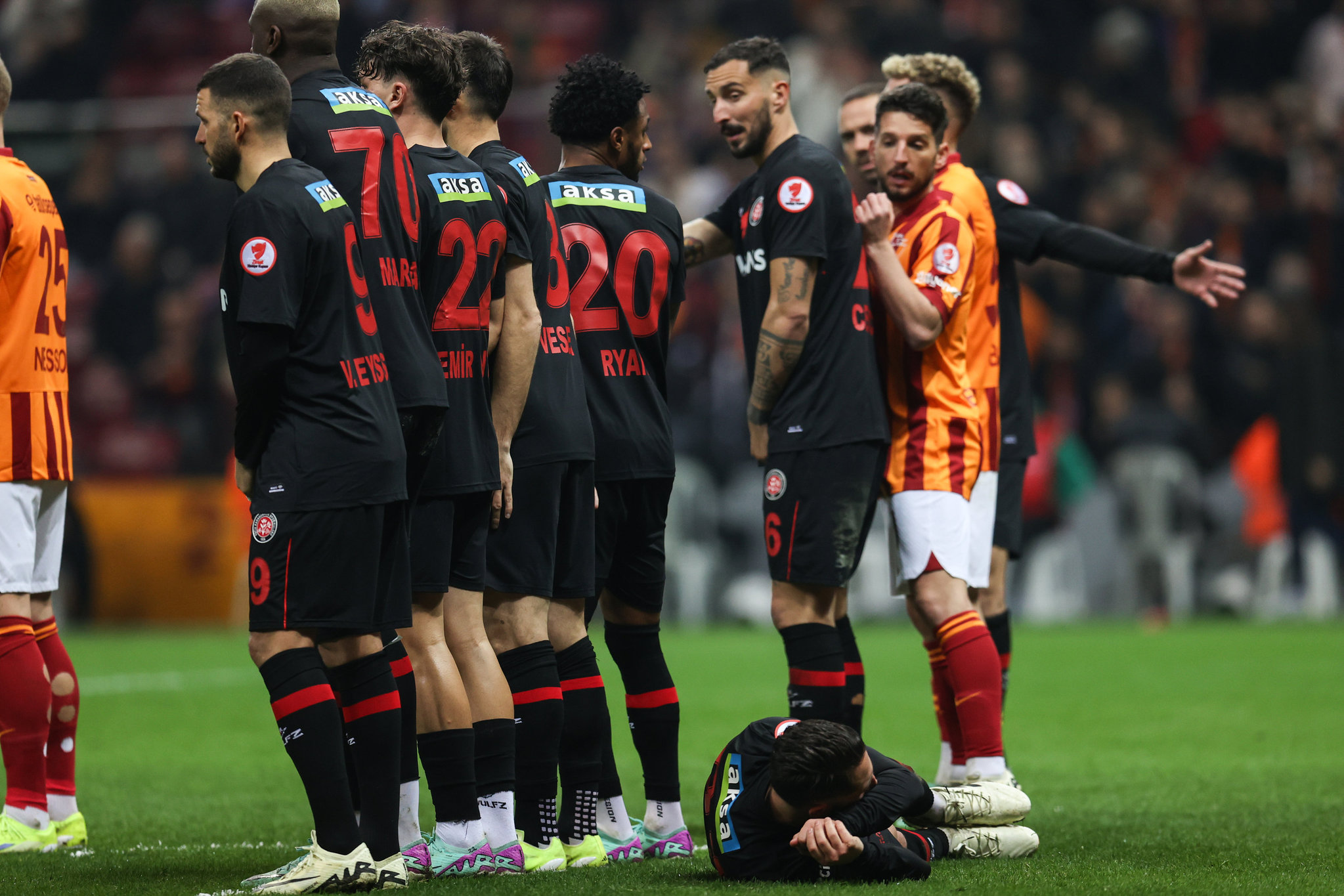 GALATASARAY HABERİ: Okan Buruk’un Beşiktaş maçı 11’i netleşti! Icardi oynayacak mı?