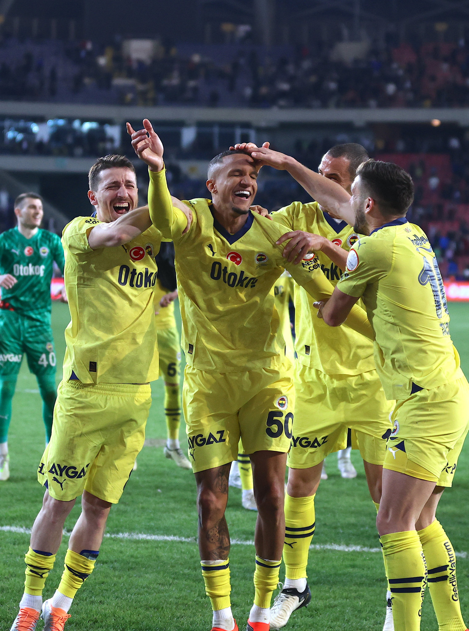 Fenerbahçe tarih yazıyor! Rekora 2 maç...