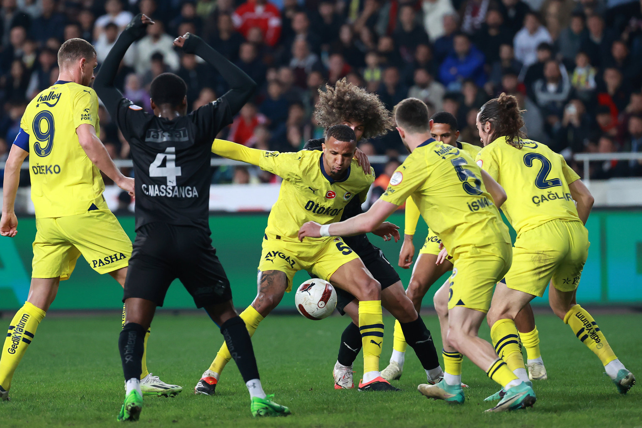 Fenerbahçe tarih yazıyor! Rekora 2 maç...