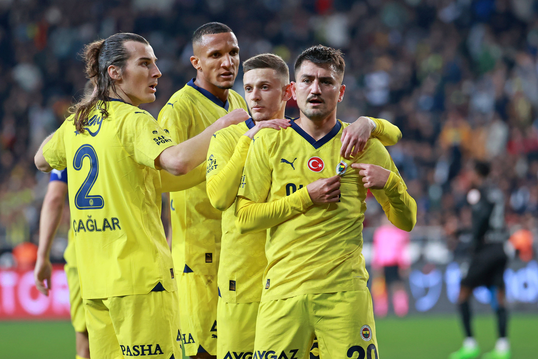 Fenerbahçe’nin oranı değişti! UEFA Konferans Ligi’nin favorisi hangi takım?