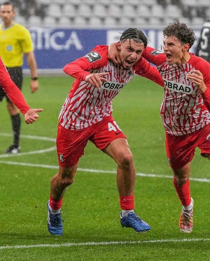Fenerbahçe ve Galatasaray’dan yılın transfer savaşı! 19’lık yıldız...