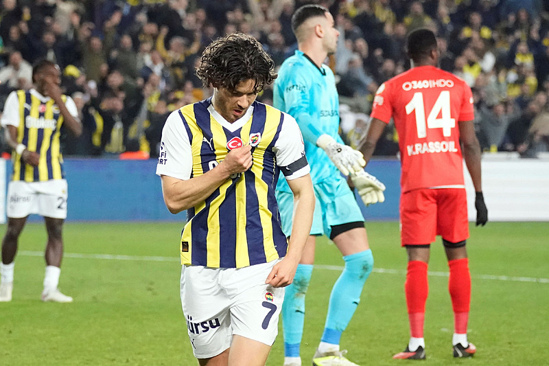 TRANSFER HABERİ | Ferdi Kadıoğlu için Avrupa devleri yarışa girdi! Fenerbahçe’nin kasası dolacak