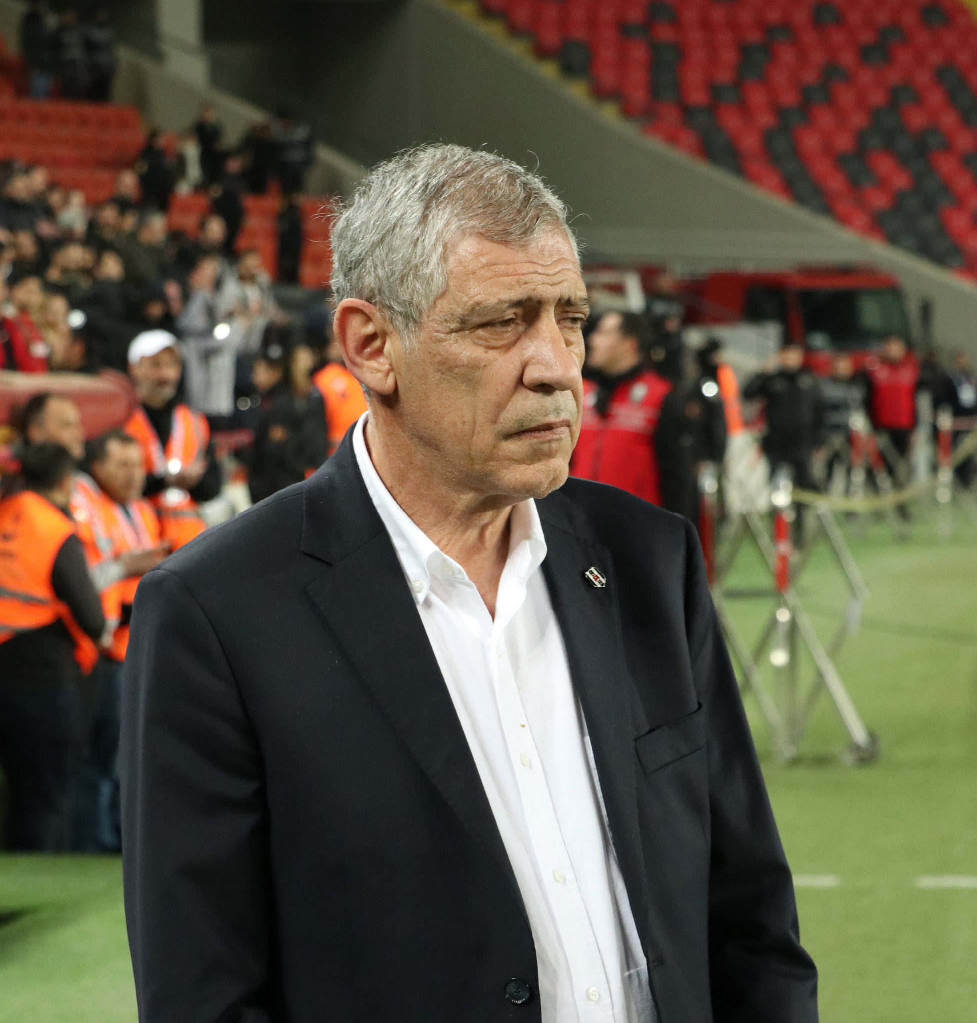 Trendyol Süper Lig’in 29. haftasında deplasmanda Gaziantep FK’ye 2-0 yenilen Beşiktaş’ta, teknik direktör Fernando Santos’un kredisi tükeniyor.