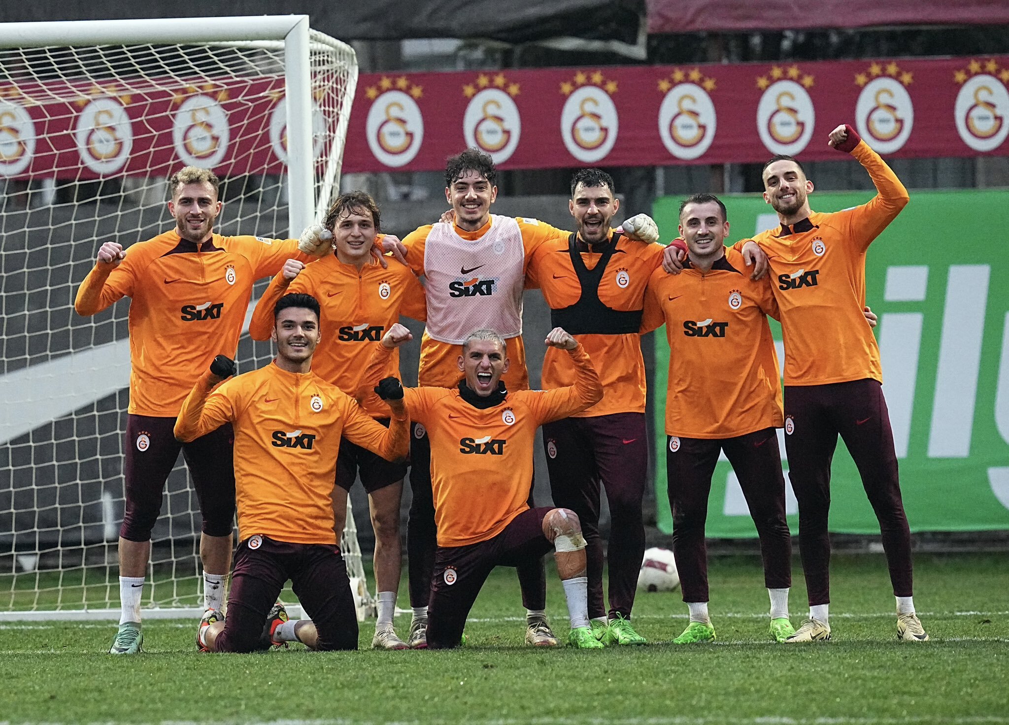 GALATASARAY HABERLERİ | İşte yeni sezonun ilk transferi! Formayı giydi