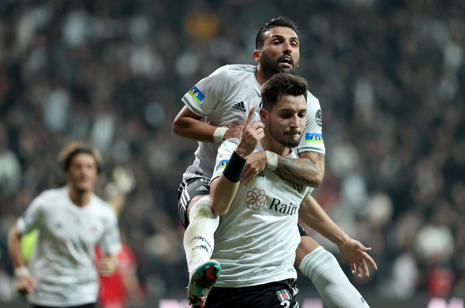 TRANSFER HABERİ: Beşiktaş’ta şaşırtan ayrılık! Bunu kimse beklemiyordu