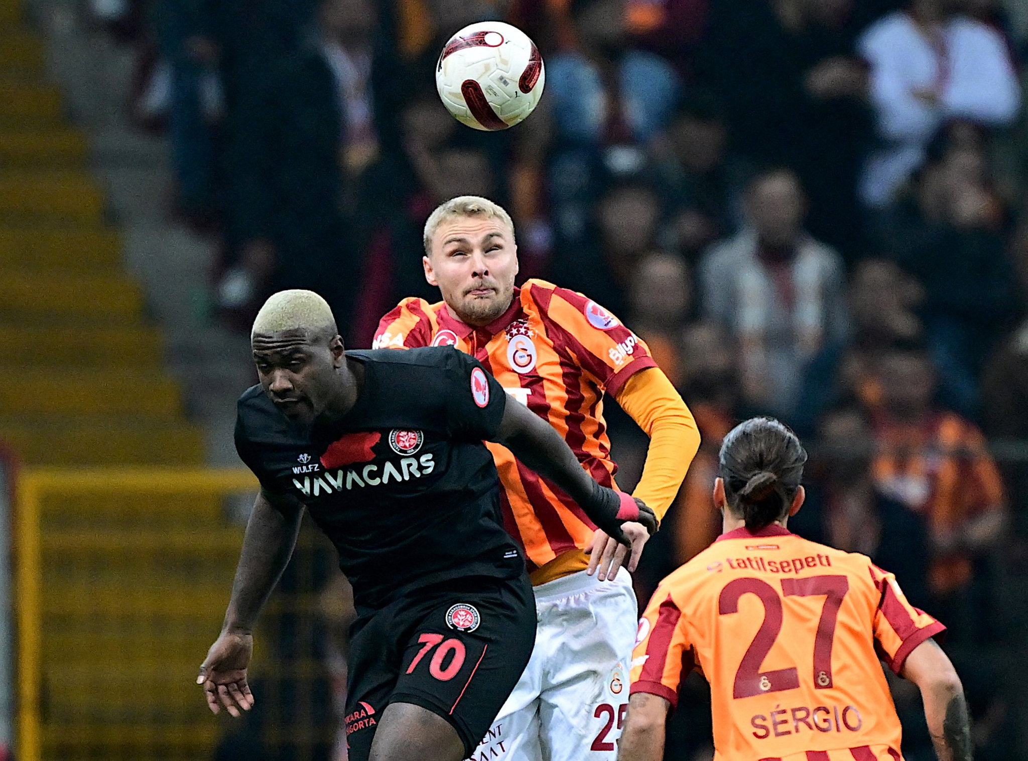 TRANSFER HABERİ: Galatasaray’da beklenmedik ayrılık! Türkiye kariyeri sona erdi