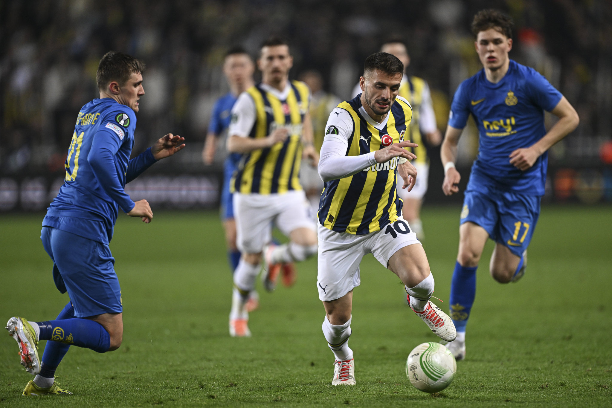 Fenerbahçe’den yeni sezonun ilk transferi! Kanarya bombayı patlattı
