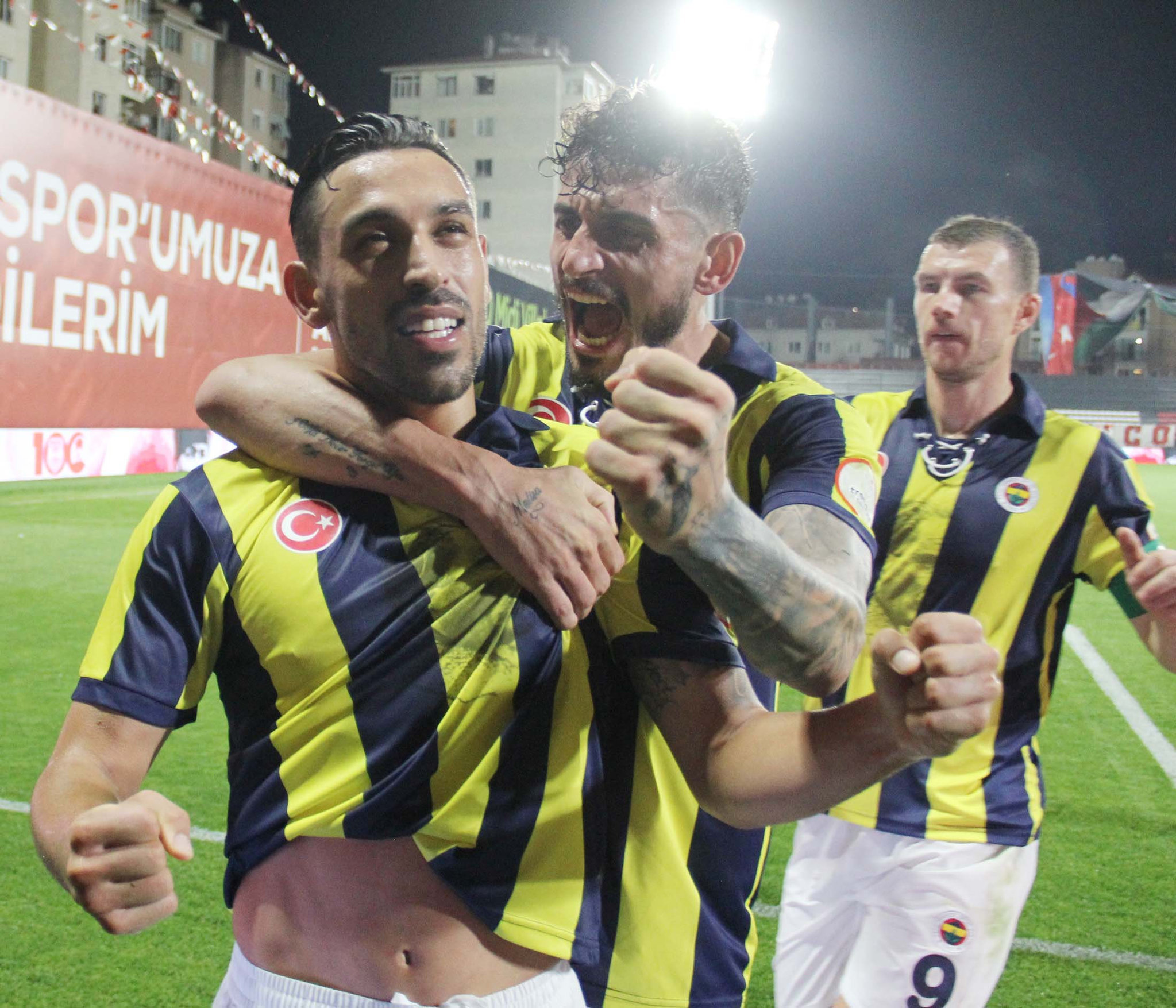 Fenerbahçe’yi bekleyen tehlike! İsmail Kartal kara kara düşünüyor