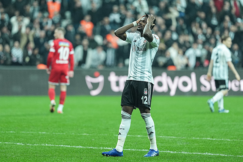 TRANSFER HABERİ | Beşiktaş’ta revizyon kararı! 6 futbolcu ile yollar ayrılacak