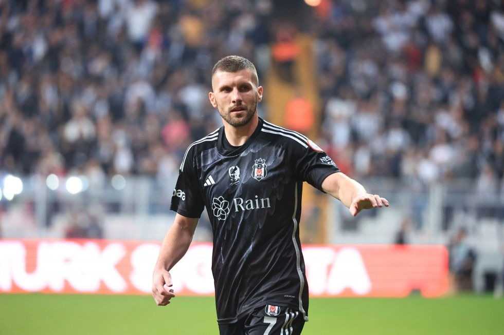 BEŞİKTAŞ TRANSFER HABERİ | Elden çıkarılmak isteniyordu! O oyuncuya talip çıktı