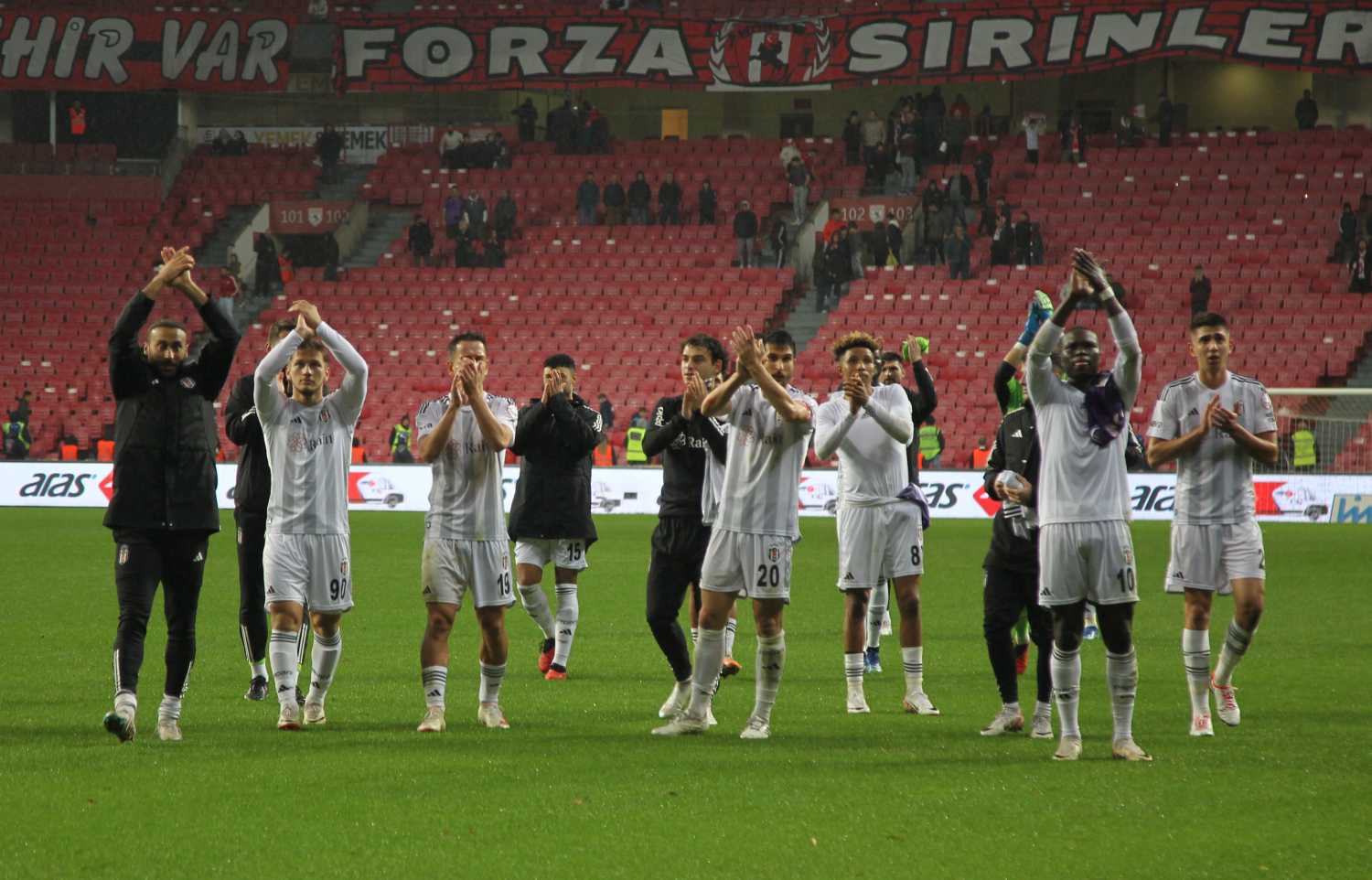 Beşiktaş çıkış arıyor! İşte Fernando Santos’un Başakşehir maçı muhtemel 11’i