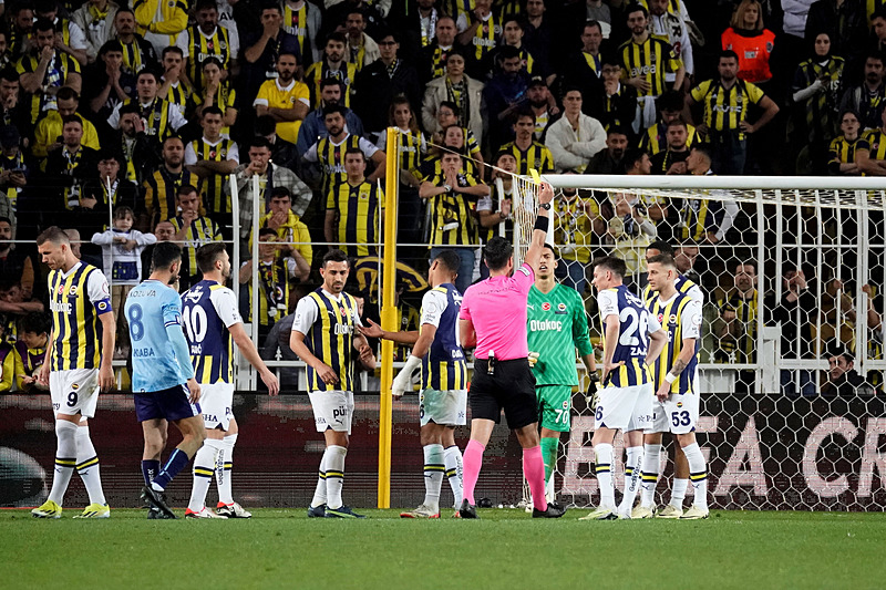 TRANSFER HABERİ | Galatasaray çok istedi Fenerbahçe alıyor! Pep Guardiola’nın gözdesi geliyor