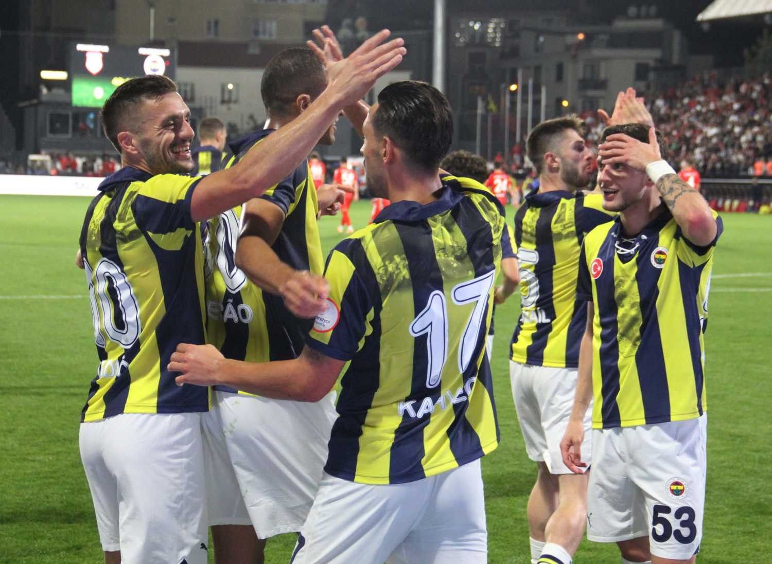 Fenerbahçe ile Galatasaray Avrupa’nın en iyisi oldu!