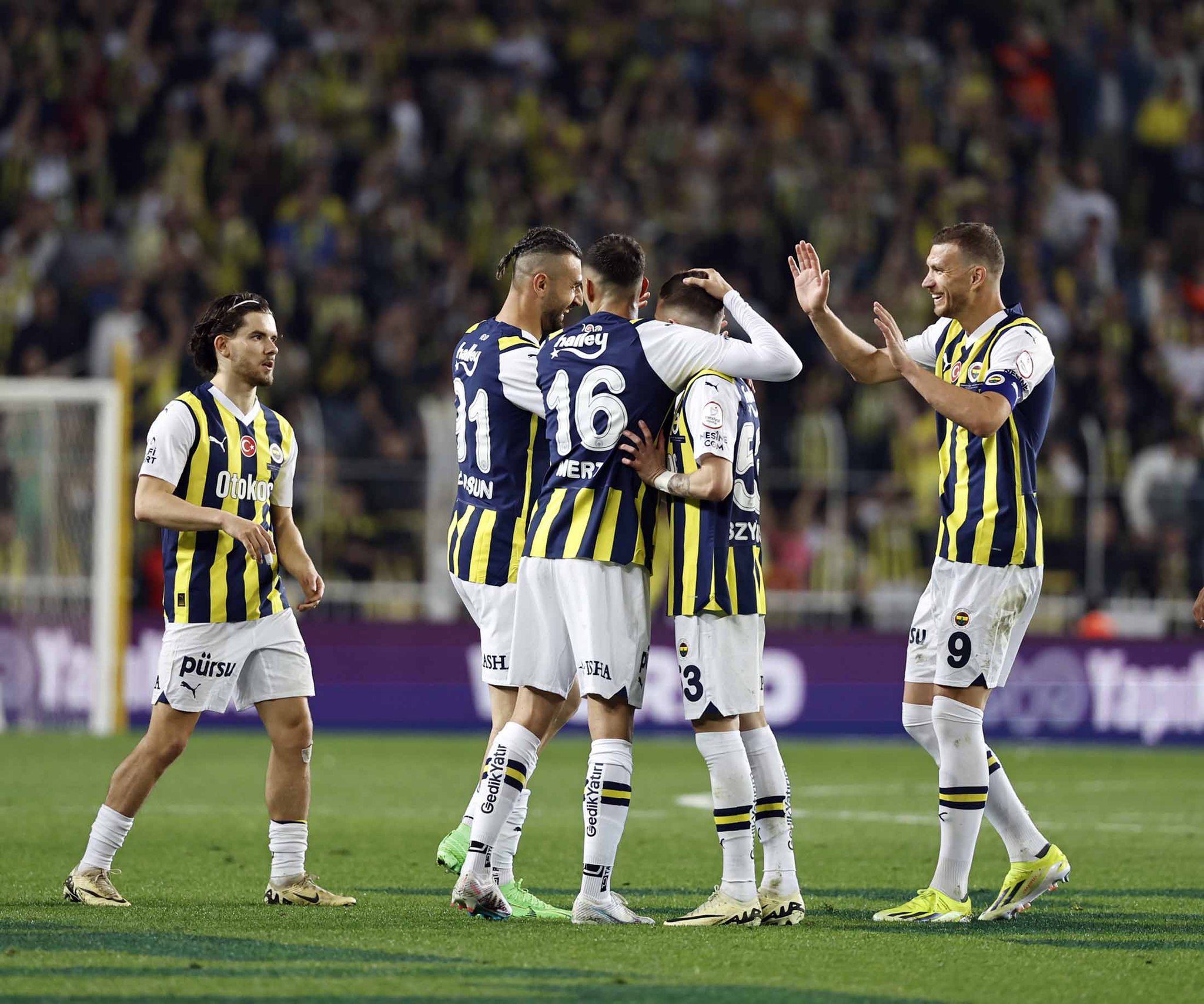 Fenerbahçe avantaj peşinde! İşte İsmail Kartal’ın Olimpiakos maçı muhtemel 11’i