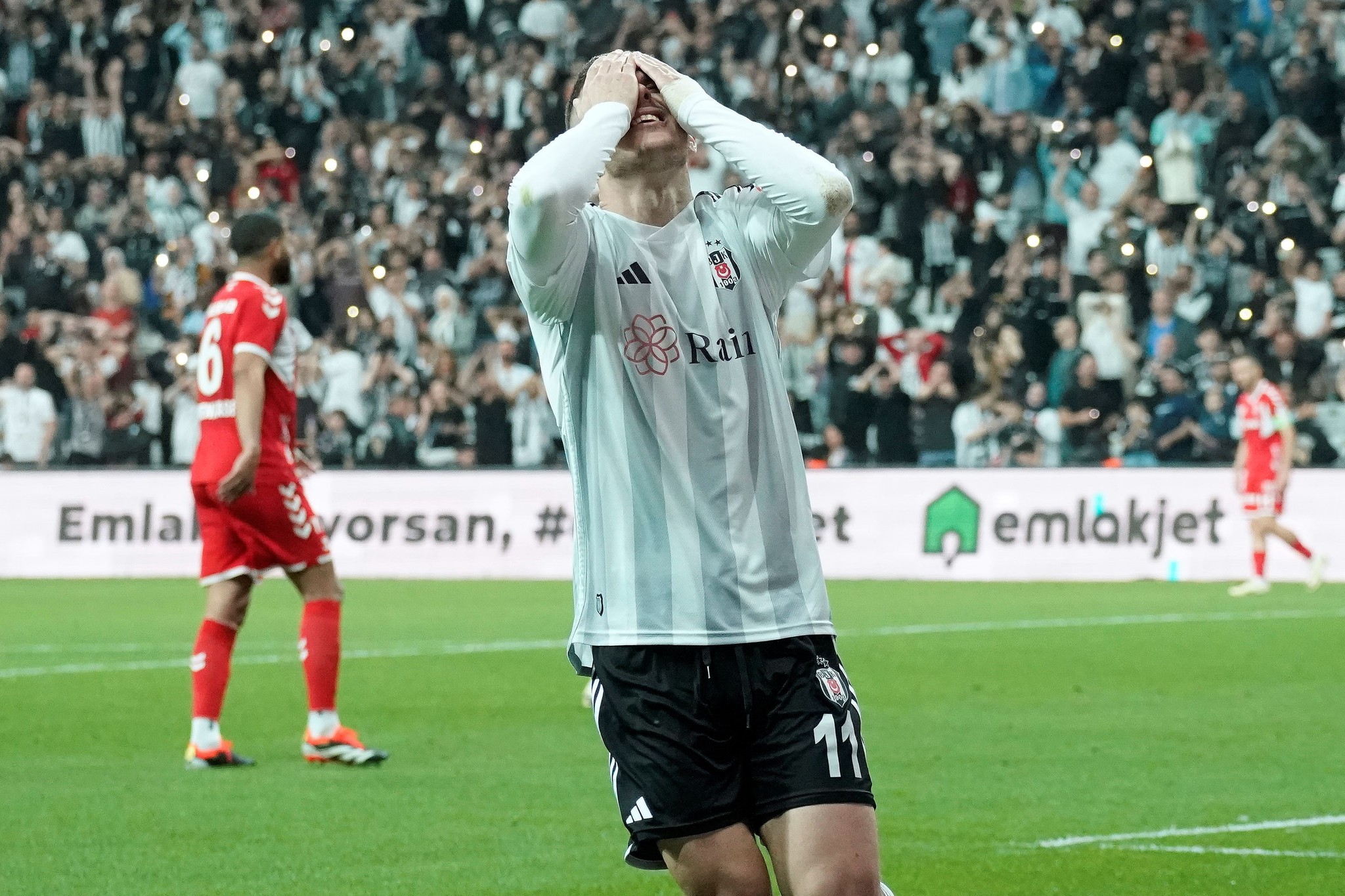 TRANSFER HABERİ: Beşiktaş’tan şaşırtan hamle! Bir Portekizli daha geliyor
