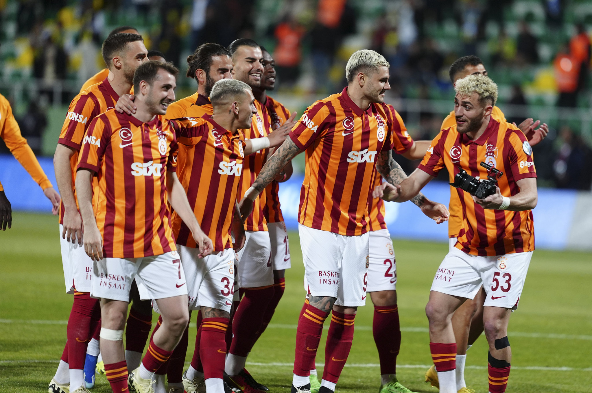 Galatasaraylıları üzecek haber! Okan Buruk’a dev transfer teklifi