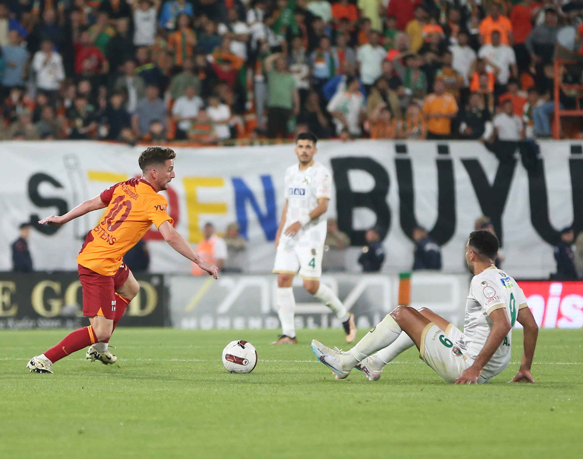 Okan Buruk’tan flaş Ziyech kararı! İşte Galatasaray’ın Siltaş Yapı Pendikspor maçı 11’i