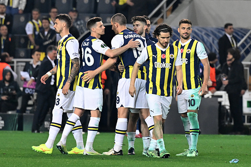 Dzeko’dan Fenerbahçelileri üzecek haber! Resmen açıklandı