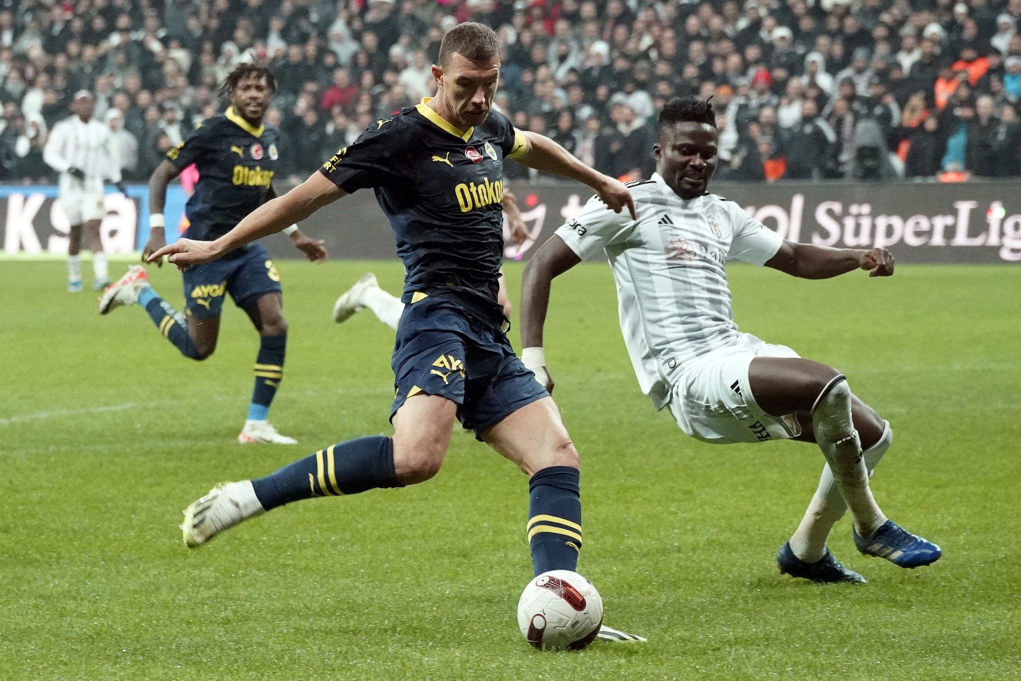 FENERBAHÇE HABERİ: İsmail Kartal’dan Beşiktaş derbisi öncesi flaş hamle! Futbolculara yasak geldi