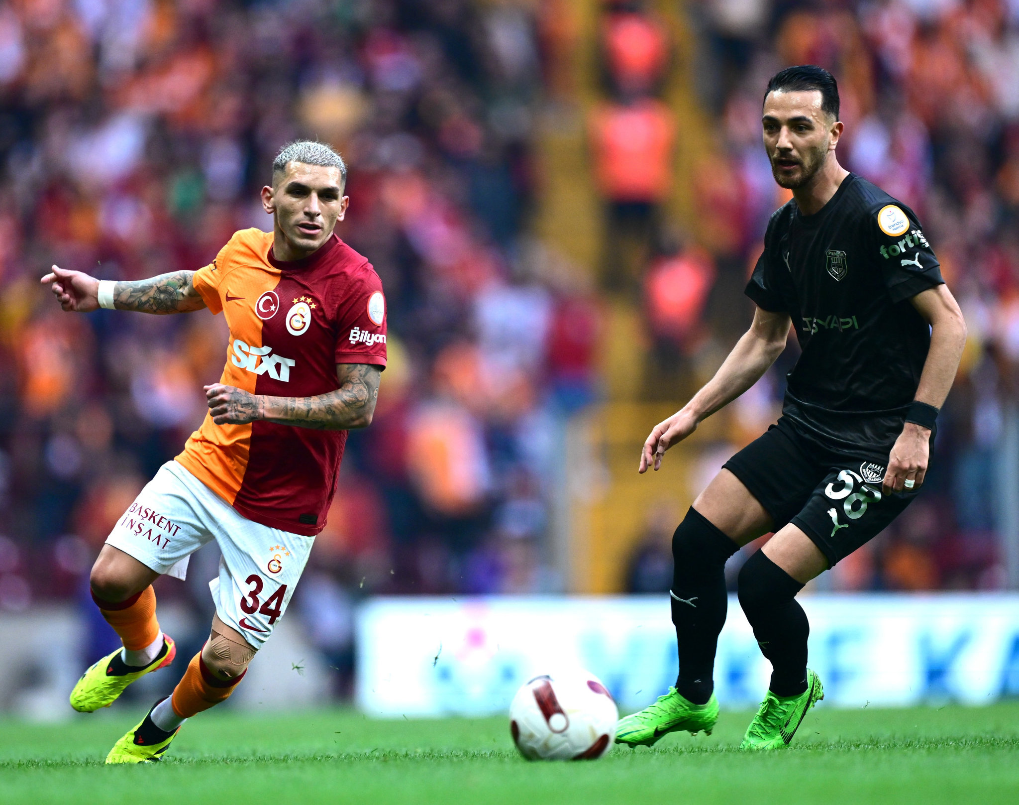 Galatasaray’dan yeni sezonun ilk transferi! Beşiktaş’ın eski golcüsü geliyor