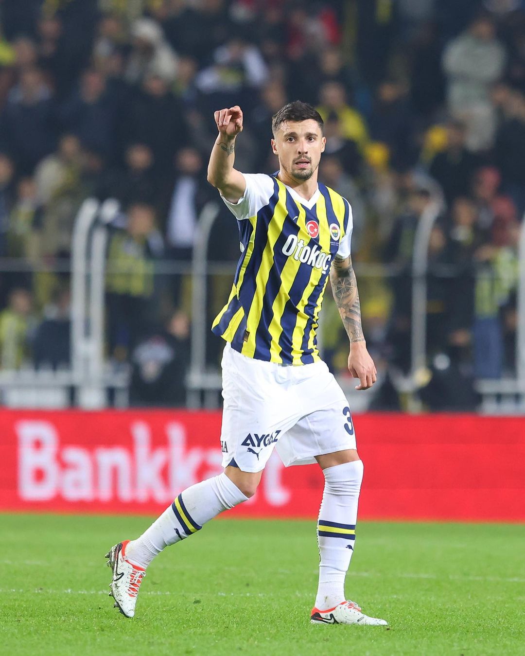Fenerbahçe’den Rade Krunic kararı! Sezonun geri kalan kısmında...