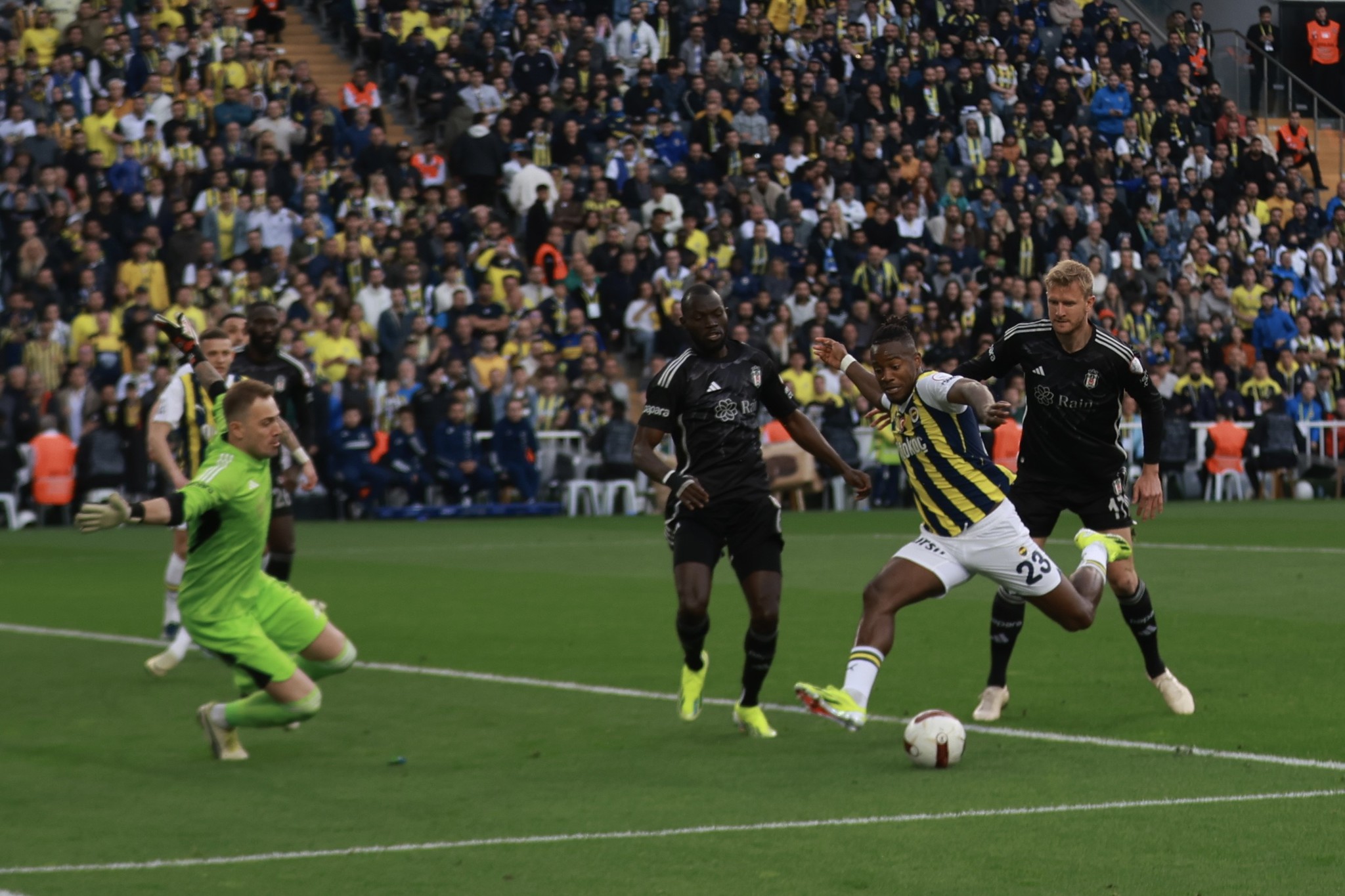 İskoçya’dan skorer orta saha! Fenerbahçe yeni sezonun ilk transferini gerçekleştiriyor