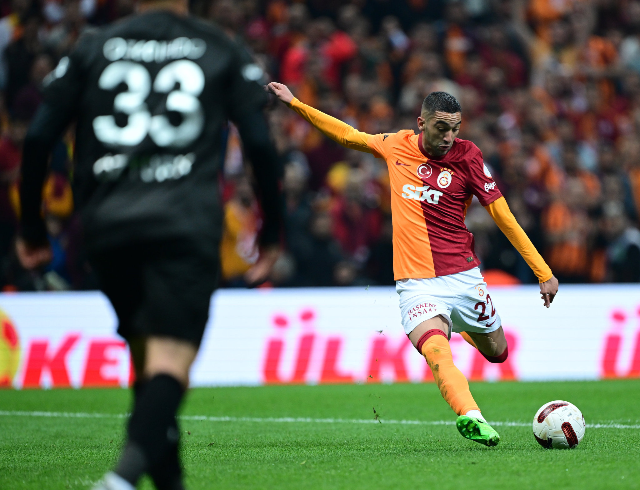 TRANSFER HABERİ | Galatasaray’a Sırp forvet! Yeni sezonun golcüsü hazır