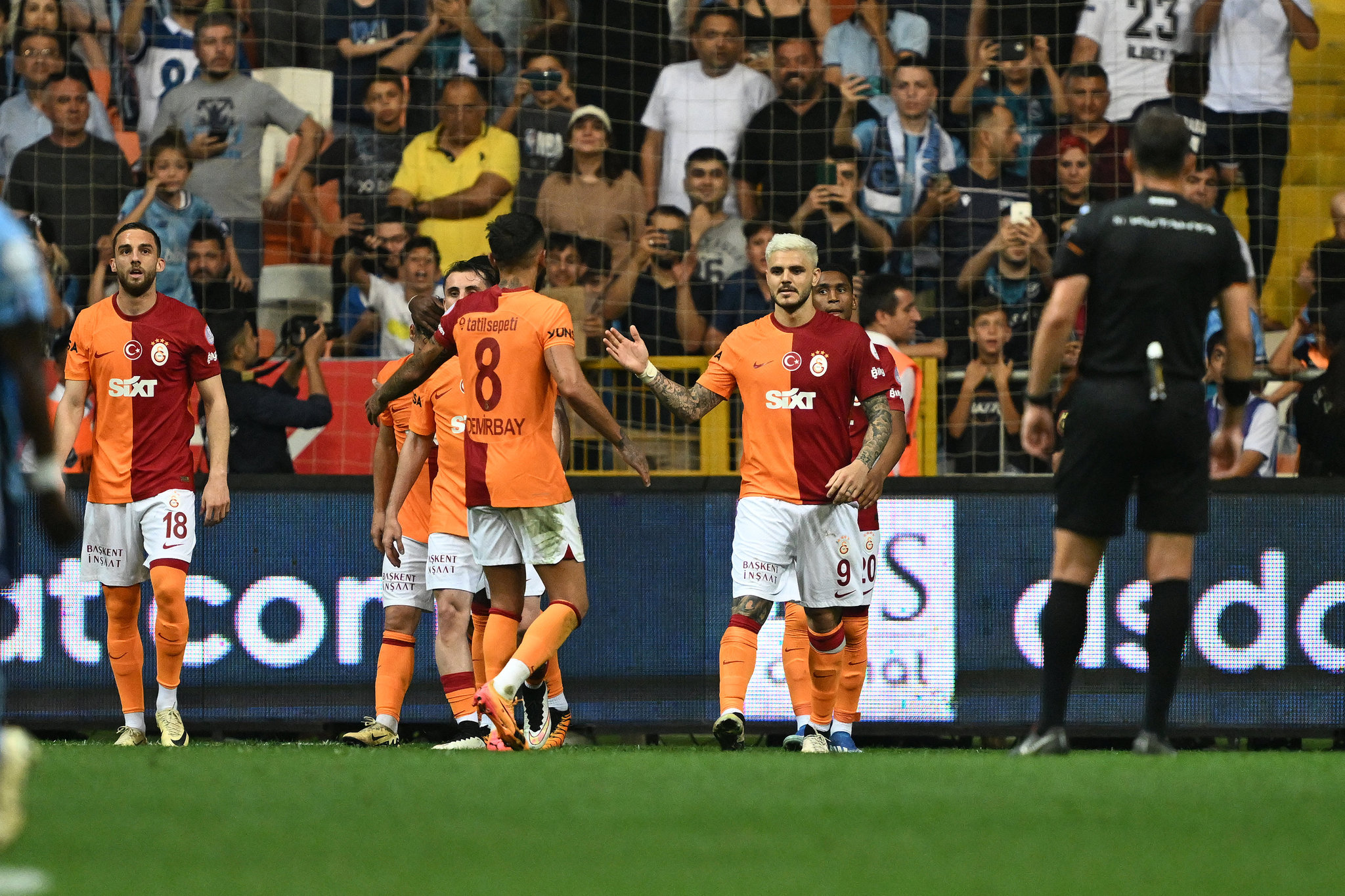 TRANSFER HABERİ | Galatasaray’a Sırp forvet! Yeni sezonun golcüsü hazır