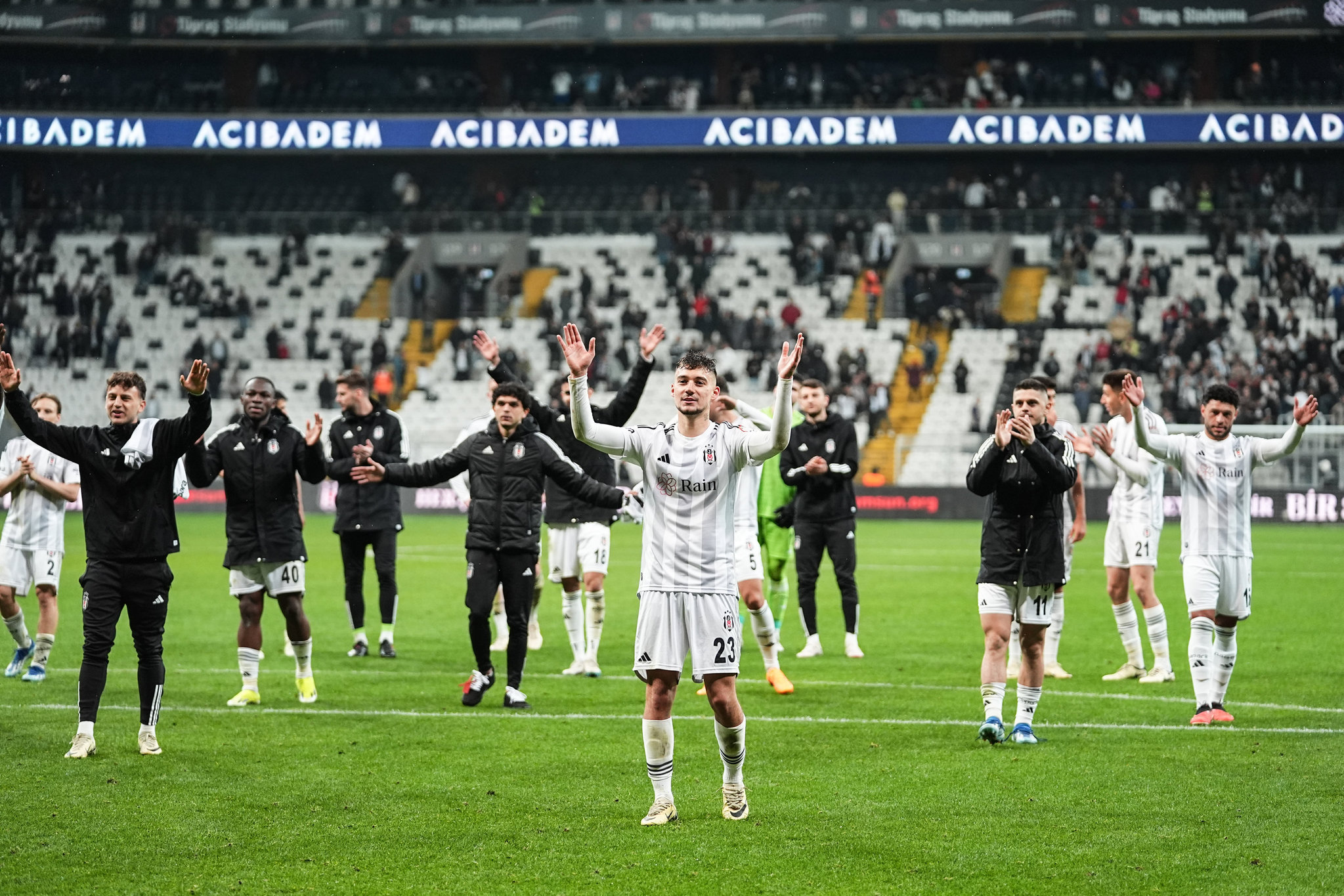 TRANSFER HABERİ | Beşiktaş Ernest Muci’yi bırakmıyor! Kartal’dan Aston Villa’ya rest