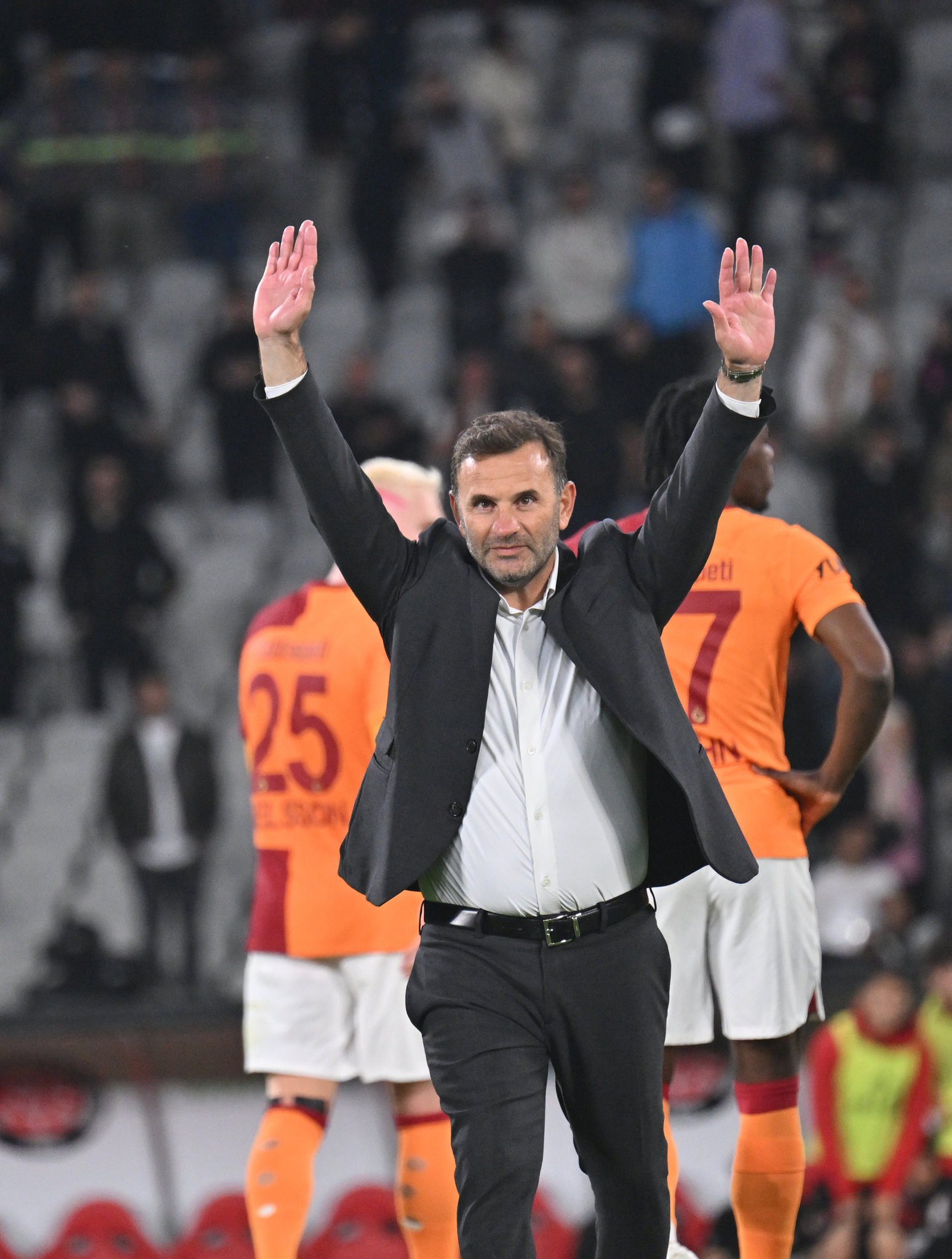 TRANSFER HABERİ: Galatasaray’da flaş gelişme! Okan Buruk 3 futbolcunun biletini kesti