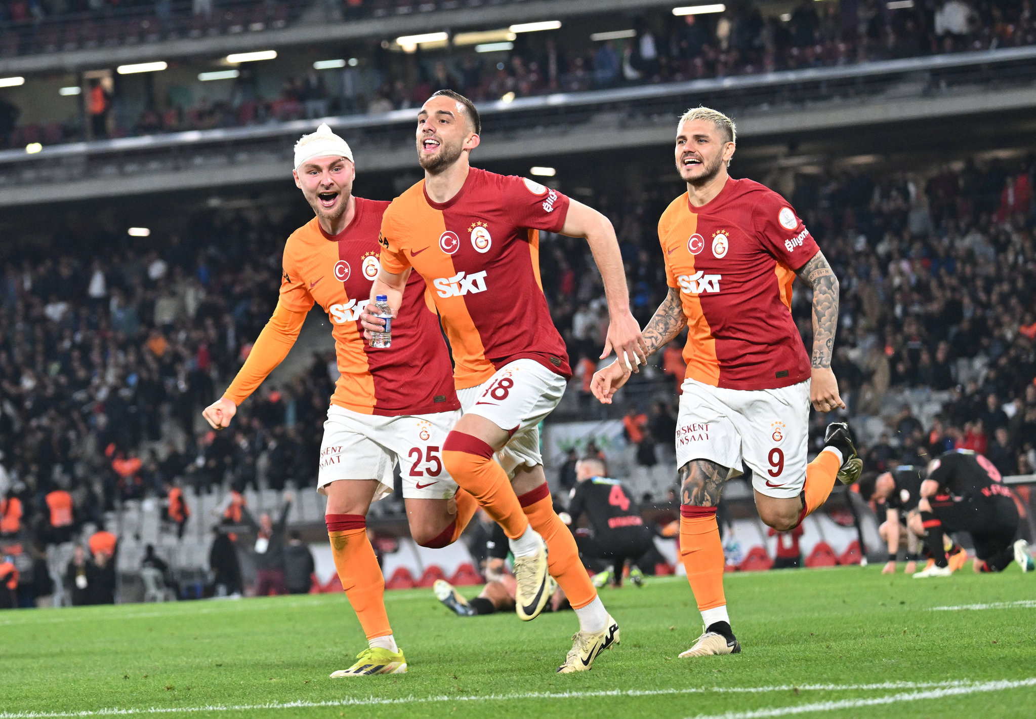 TRANSFER HABERİ: Galatasaray’da flaş gelişme! Okan Buruk 3 futbolcunun biletini kesti