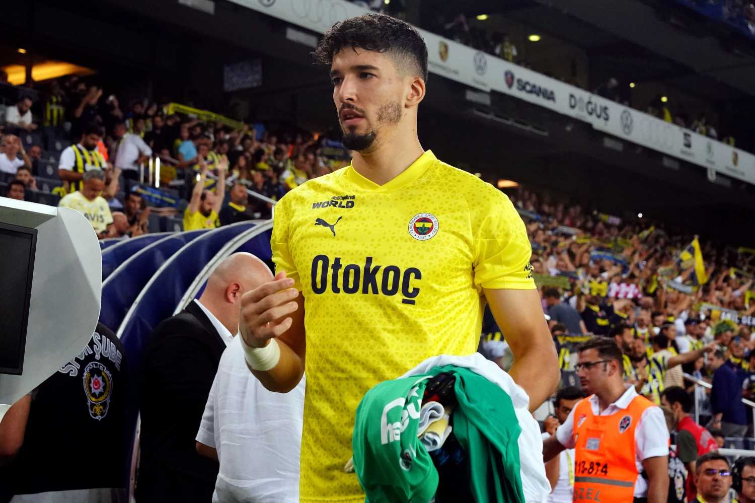 TRANSFER HABERİ: Altay Bayındır Süper Lig’e dönüyor! Prensip anlaşmasına vardığı takım belli oldu