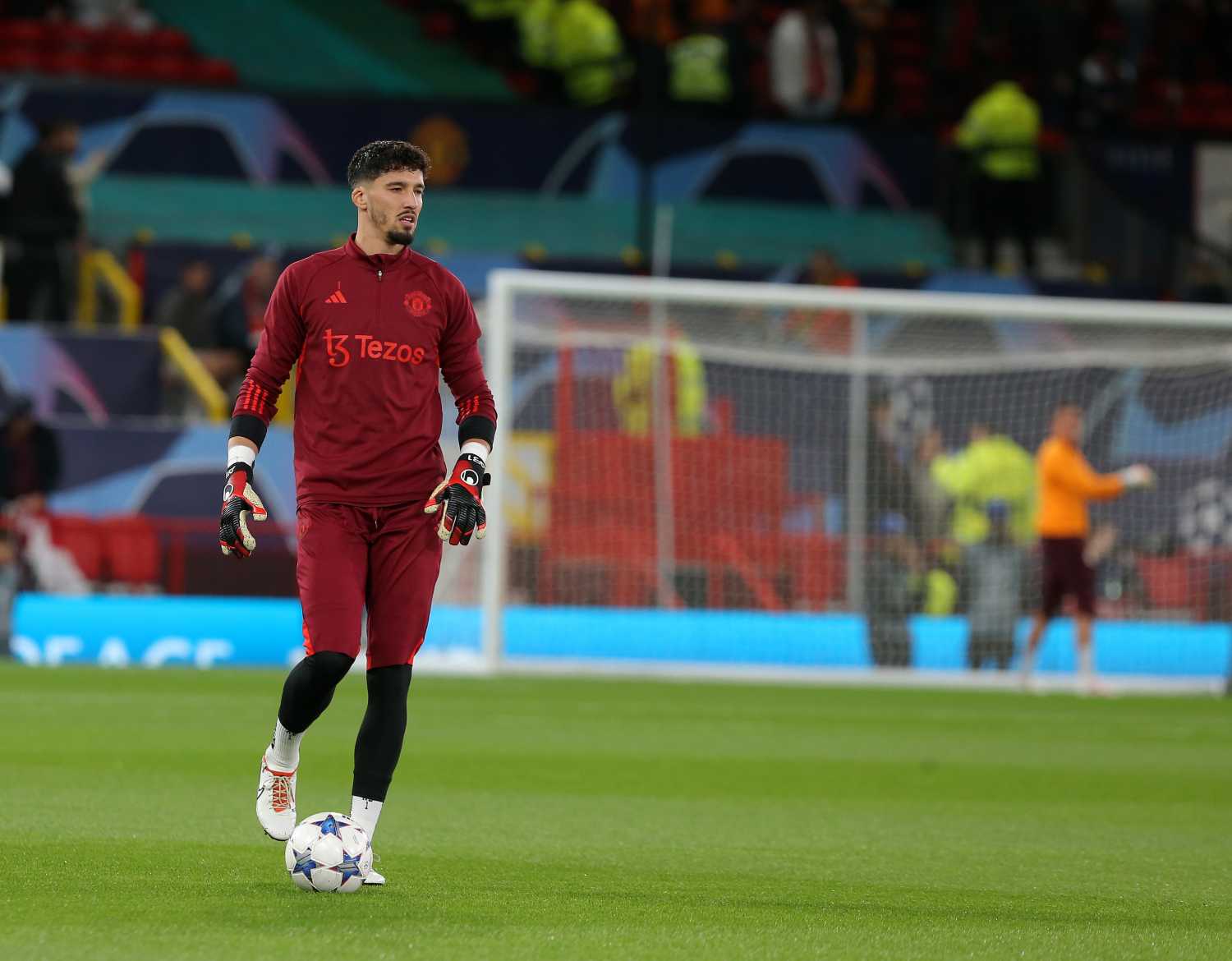 TRANSFER HABERİ: Altay Bayındır Süper Lig’e dönüyor! Prensip anlaşmasına vardığı takım belli oldu