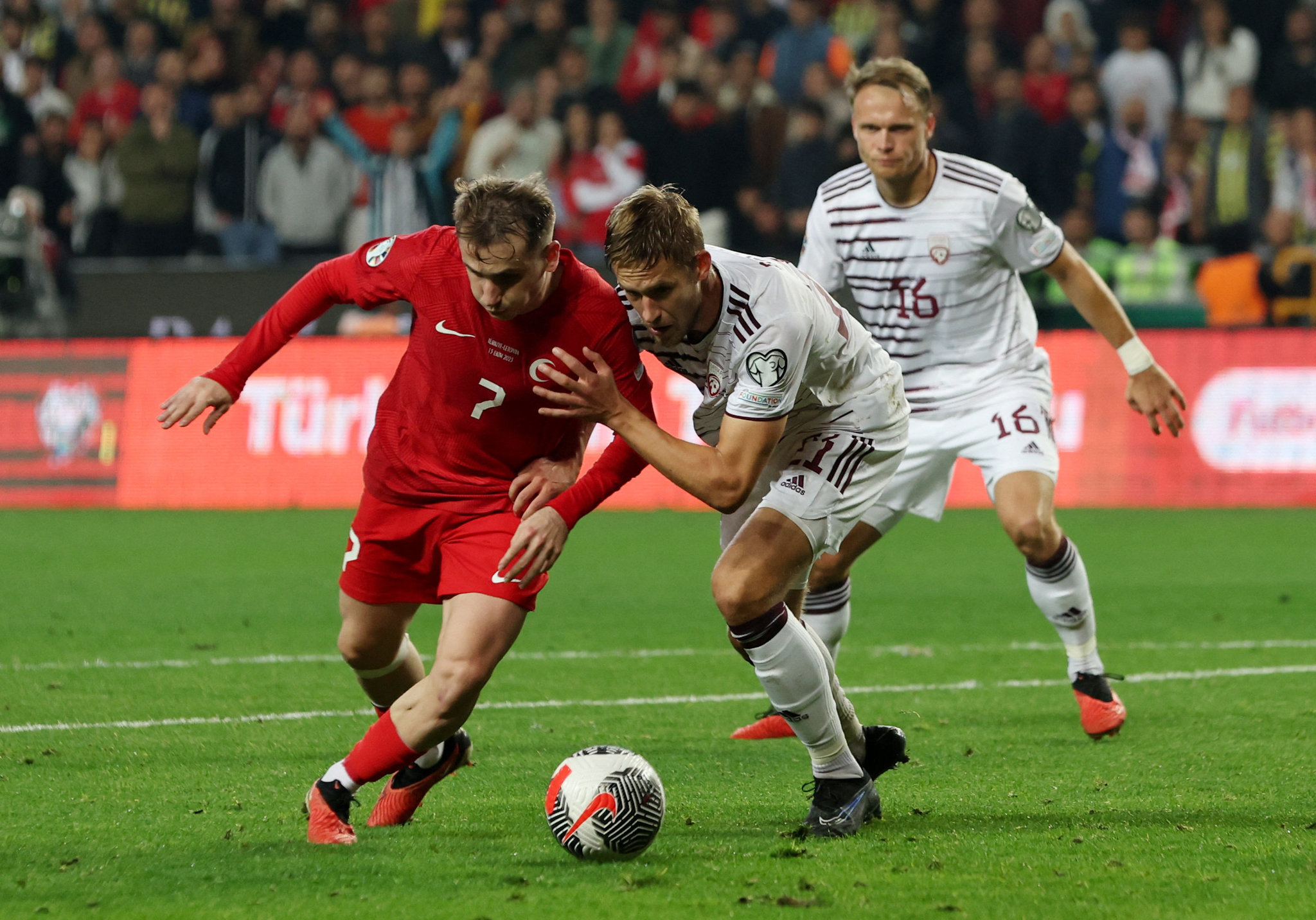 TRANSFER HABERİ: Galatasaray’dan flaş Kerem Aktürkoğlu kararı! Beşiktaş...