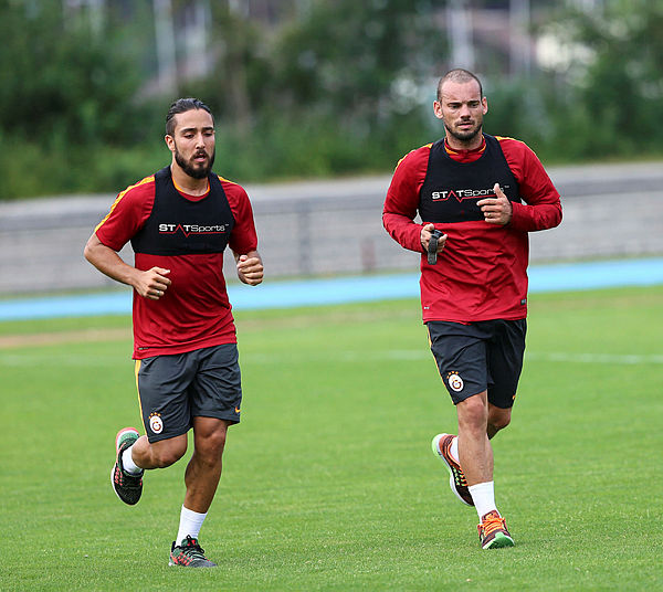 Galatasaray - Fenerbahçe derbisine flaş konuk! Taraftarları selamlayacak