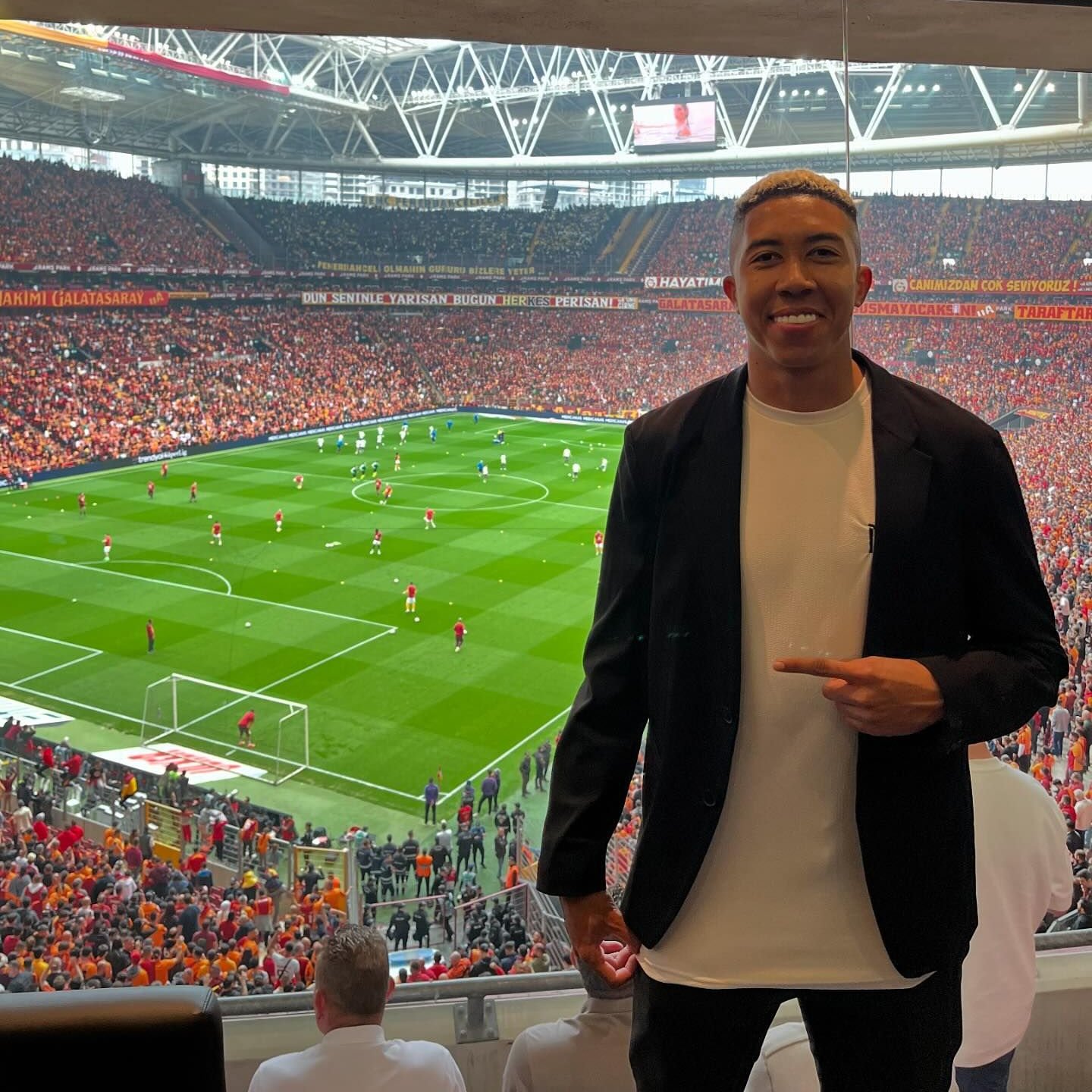 Galatasaray’dan yeni sezonun ilk transferi! Derbiyi canlı izledi