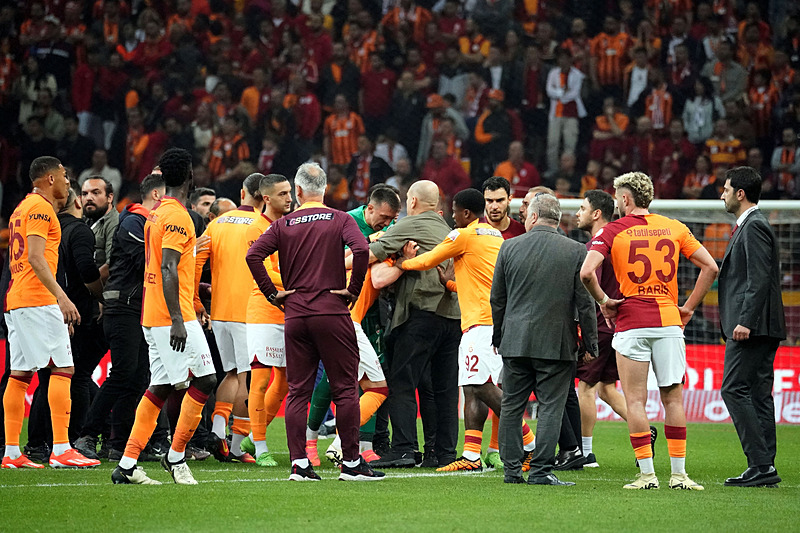 GALATASARAY HABERLERİ... Derbi için çılgın rakam: 300 bin euro!