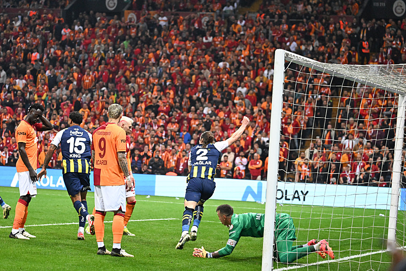 Galatasaray’dan Fenerbahçe’ye çalım! Şampiyonluk yarışı transfere yansıdı