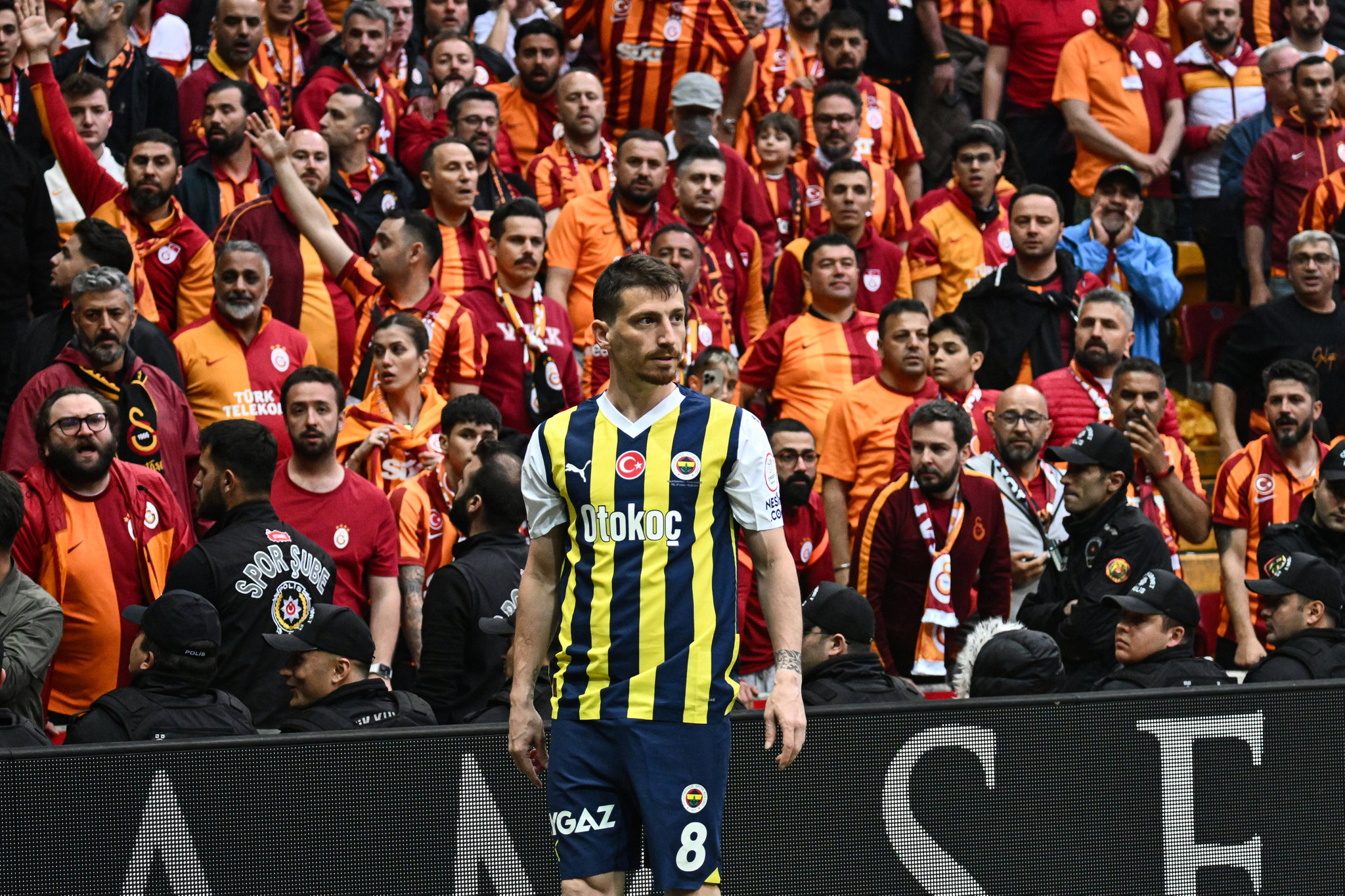 Fenerbahçe’den Mert Hakan Yandaş kararı! Sözleşmesi yenilecek mi?